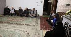 دیدار نماینده ولی‌فقیه در سیستان و بلوچستان همراه با فرمانده سپاه سلمان استان و مدیر کل بنیاد شهید و امور ایثارگران با خانواده دو تن از شهدای جنگ تحمیلی آمریکایی صهیونی