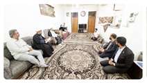 دیدار و تجلیل آیت‌الله محامی همراه با مدیر کل بنیاد سیستان و بلوچستان از خانواده‌های معظم دو شهید والامقام در زاهدان