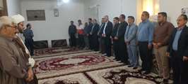 همزمان با هفته جهاد کشاورزی مسئولان شهرستان نیمروز با خانواده شهید جهادگر محمد حوضداری دیدار کردند