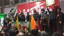 رجز خوانی مادر شهید مبین سرگزی در تجمع شبانه مردم خیابان دانشجو شهرستان زاهدان