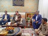 دیدار فرماندارچابهار با خانواده معظم شهیده سمیرا بسارده